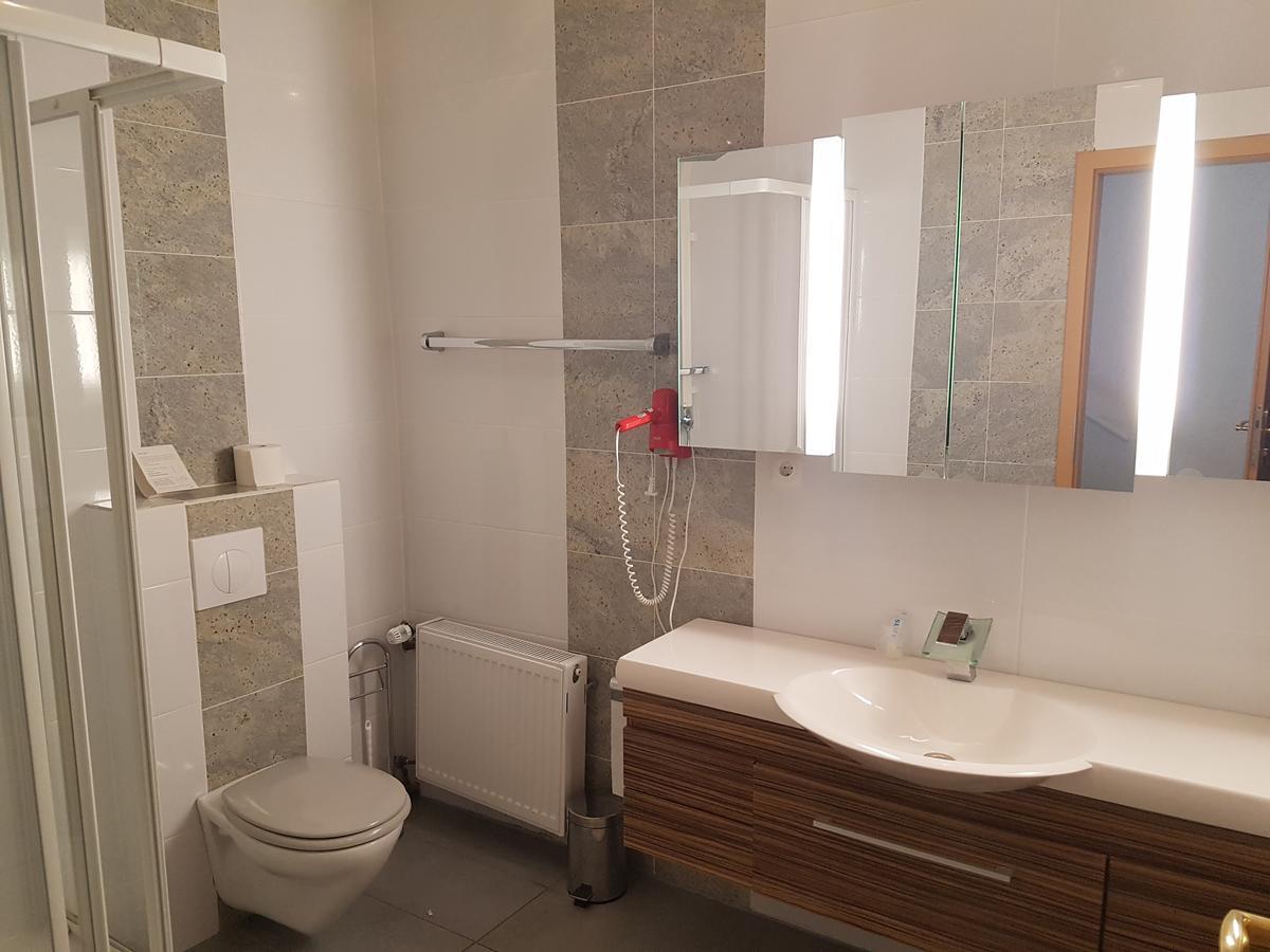 Hotel Zur Engelsburg Hausen-Wied المظهر الخارجي الصورة